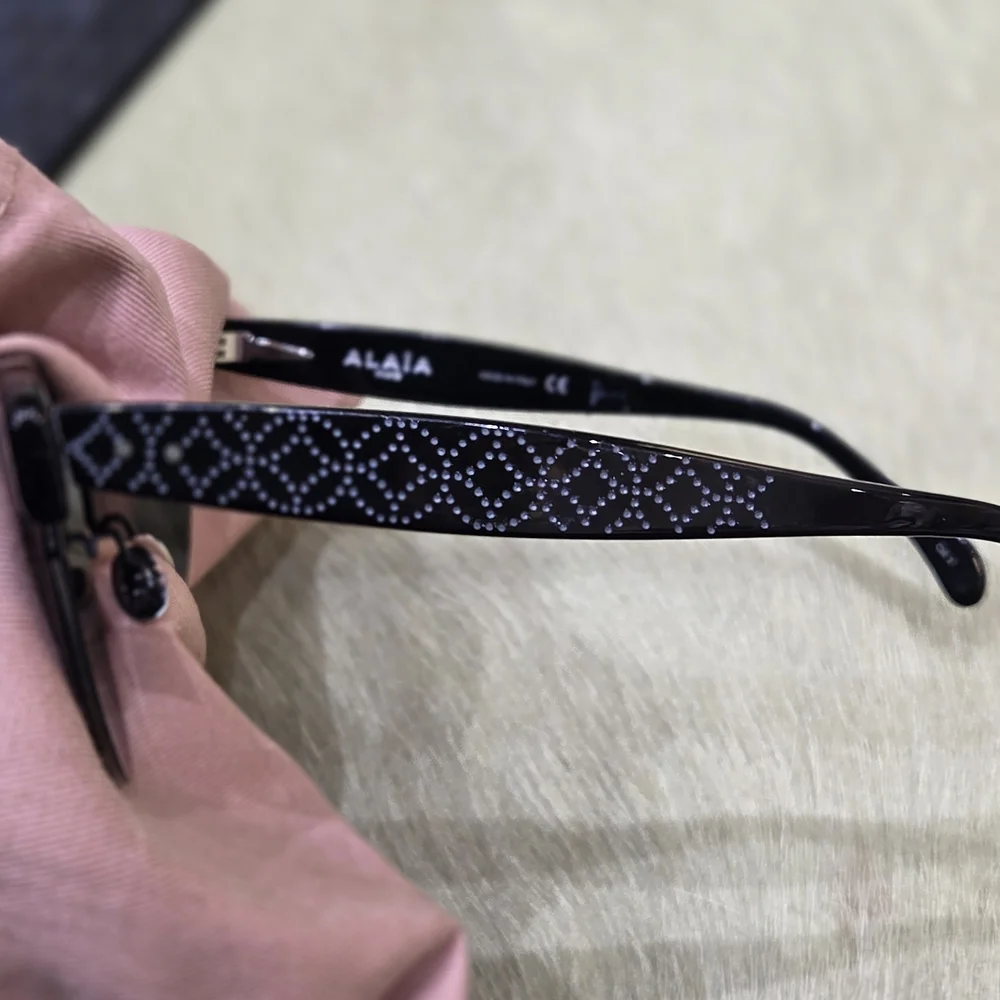 ALAIA Cateye Black Studded Women's Sunglasses, NWT and Package - Picture 7 of 13